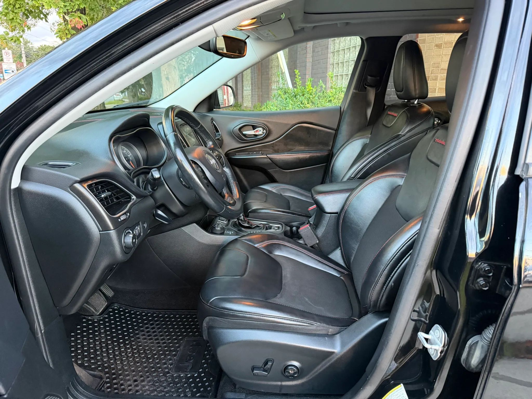 2019 Jeep Cherokee TrailHawk Sport Utility 4D