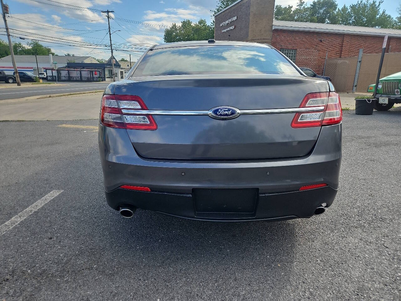 2014 Ford Taurus Limited Sedan 4D photo 7
