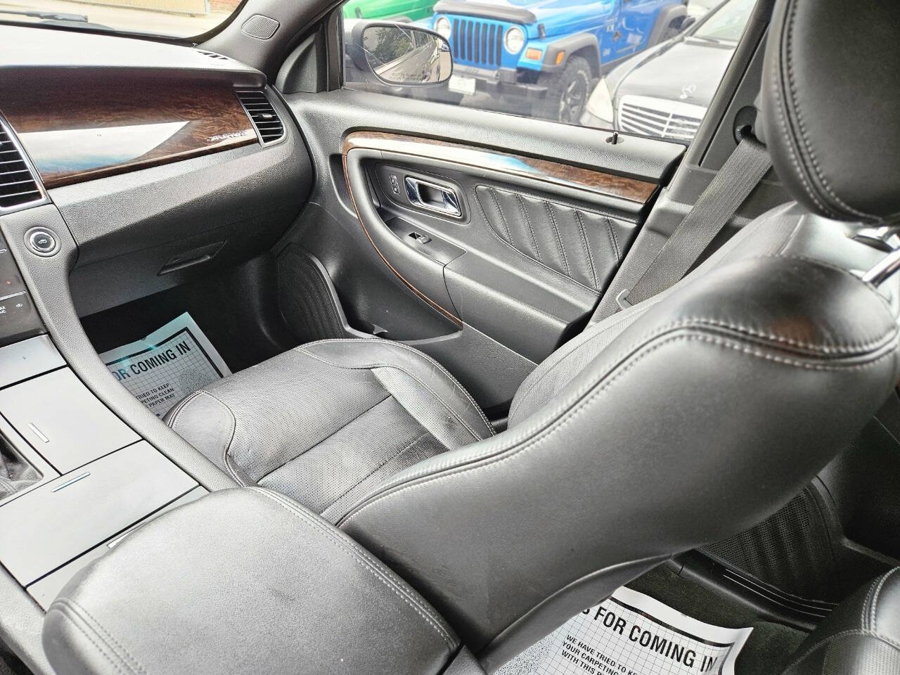 2014 Ford Taurus Limited Sedan 4D photo 13