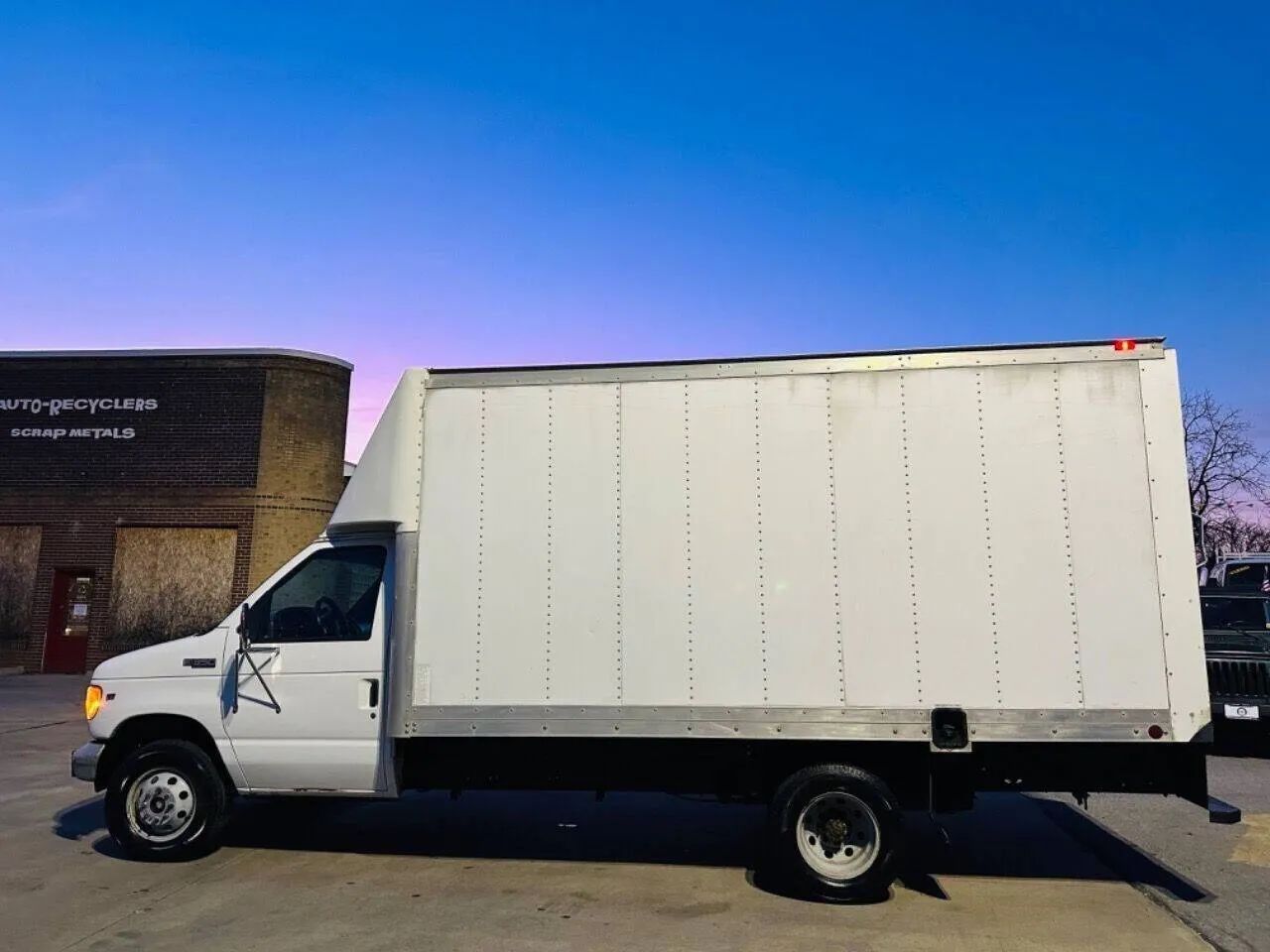 2002 Ford E-Series E-350 SD Commercial/Cutaway/Chassis photo 16
