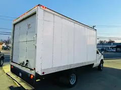 2002 Ford Econoline E350 Super Duty Cutaway Van Cab-Chassis 2D photo 2
