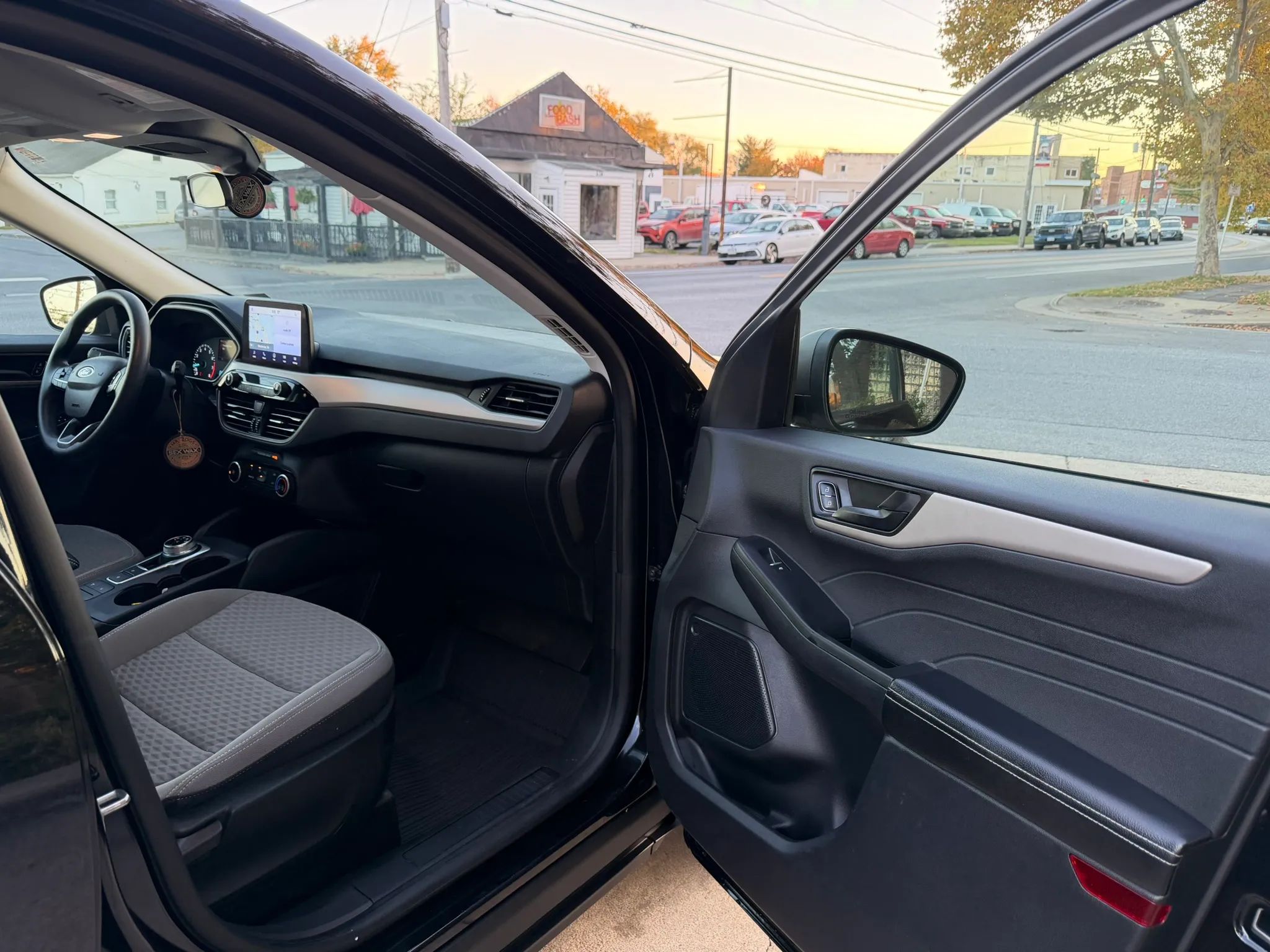 2022 Ford Escape SE Sport Utility 4D