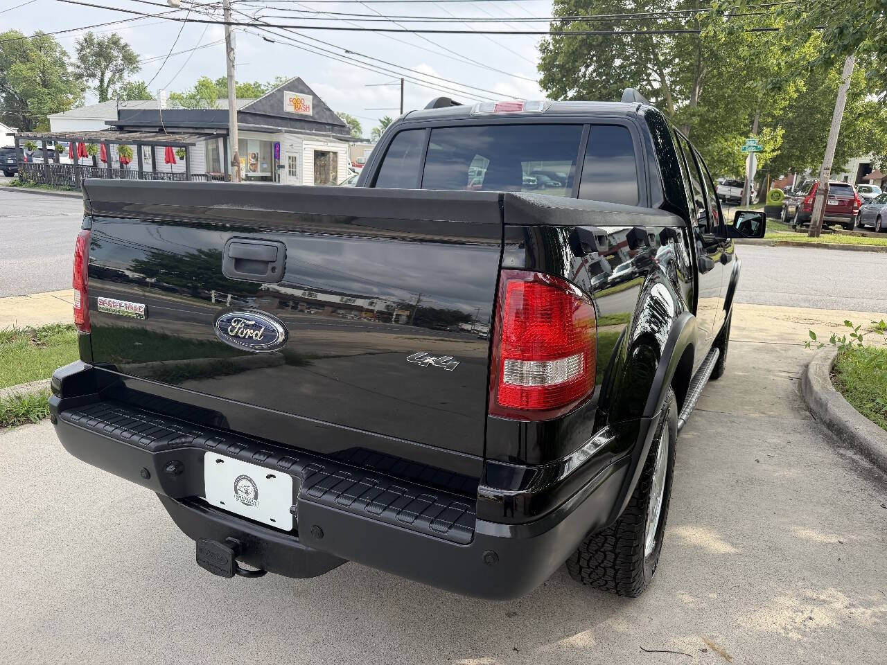 2009 Ford Explorer Sport Trac XLT Sport Utility Pickup 4D