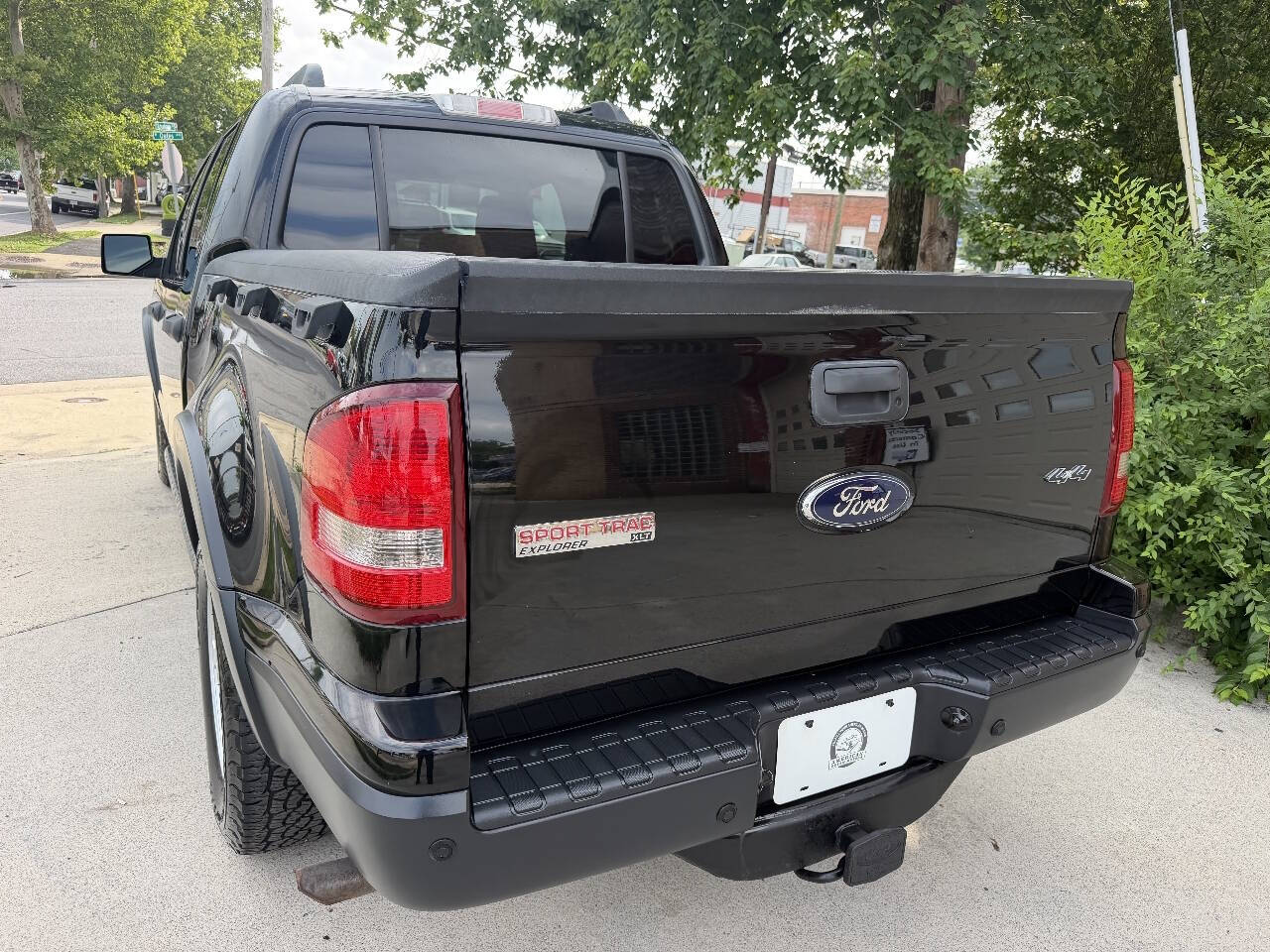 2009 Ford Explorer Sport Trac XLT Sport Utility Pickup 4D