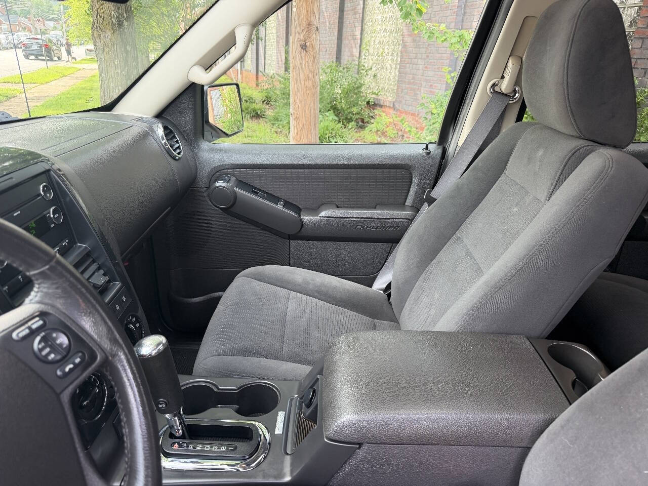 2009 Ford Explorer Sport Trac XLT Sport Utility Pickup 4D