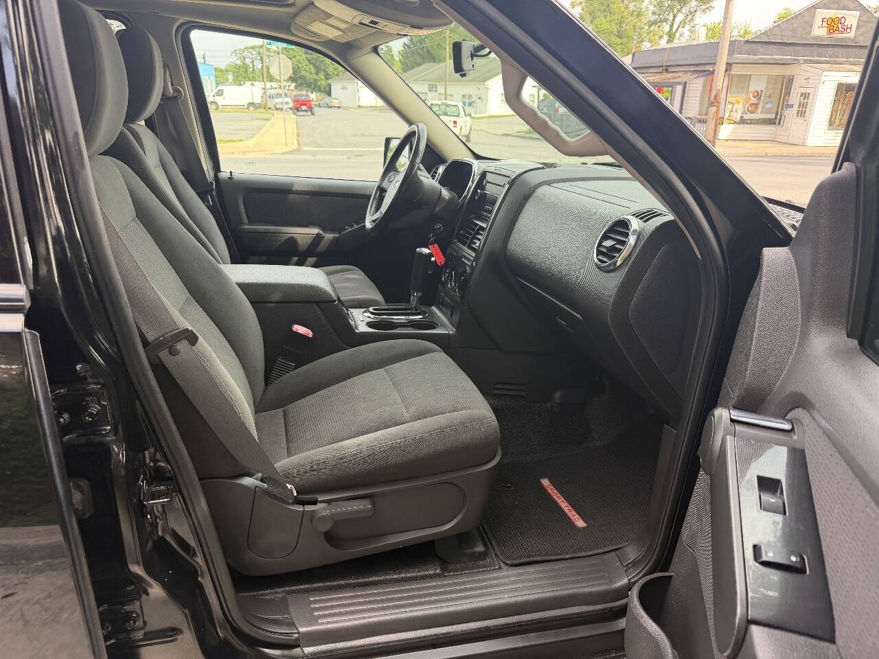 2009 Ford Explorer Sport Trac XLT Sport Utility Pickup 4D