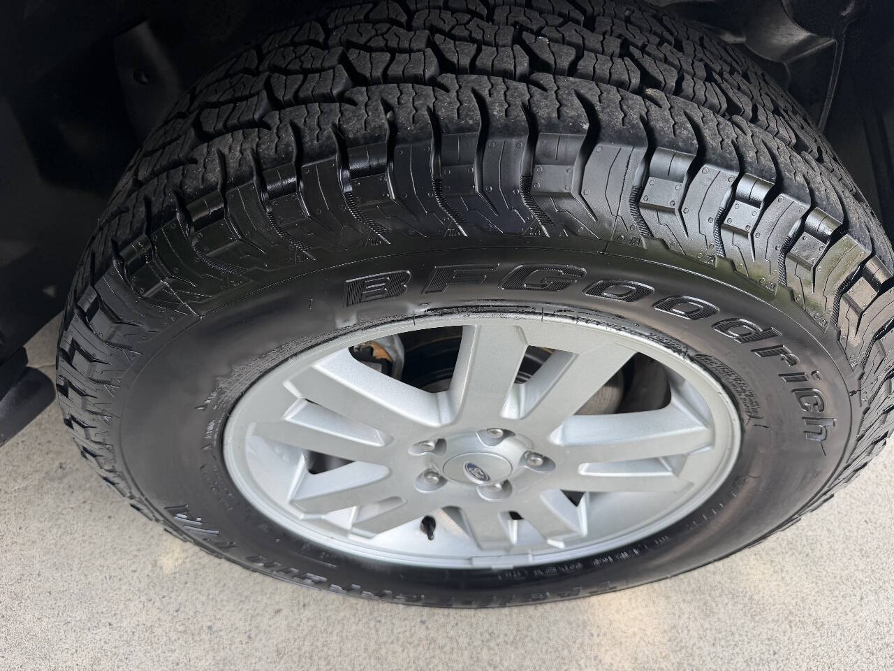 2009 Ford Explorer Sport Trac XLT Sport Utility Pickup 4D