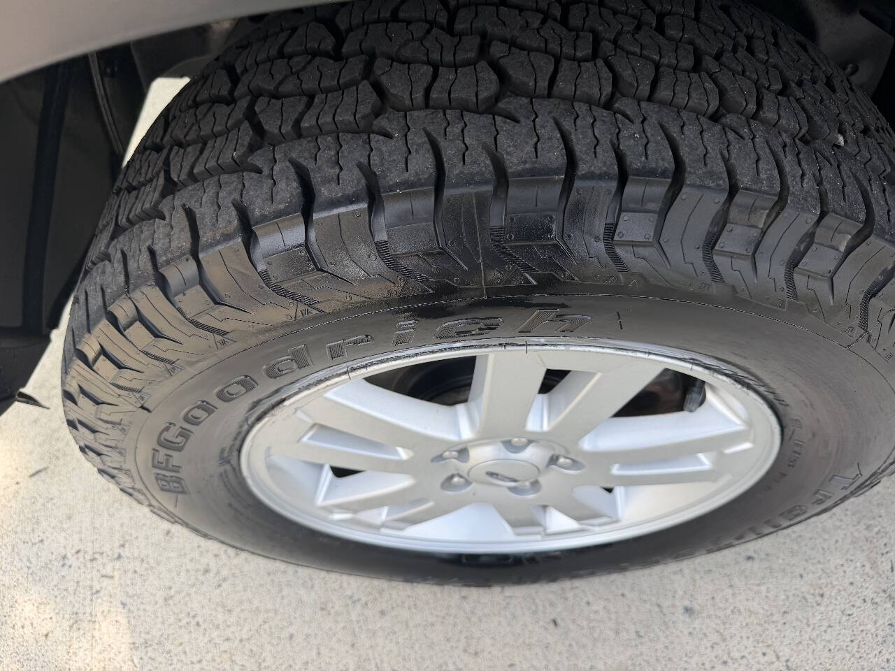 2009 Ford Explorer Sport Trac XLT Sport Utility Pickup 4D