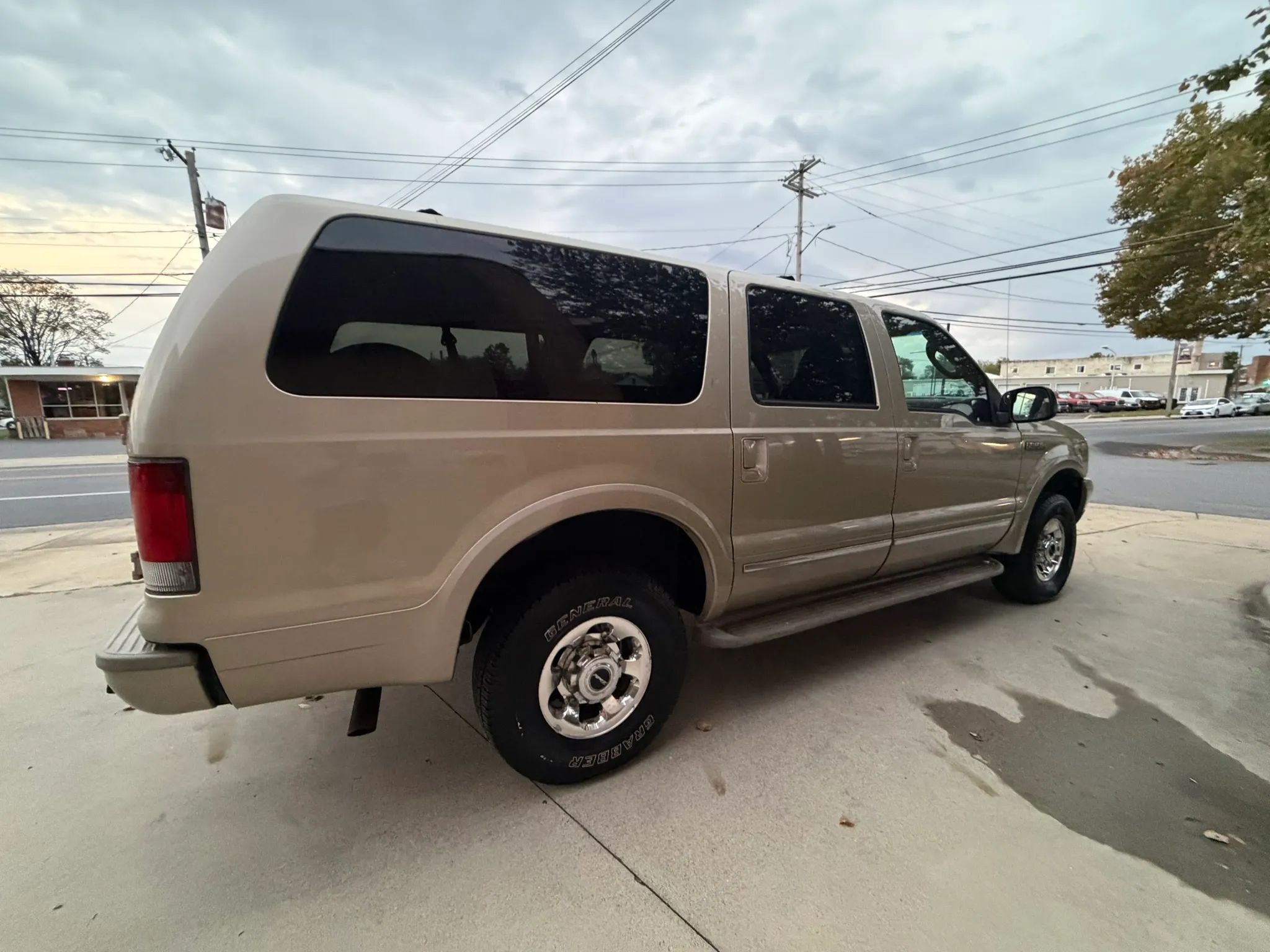 2004 Ford Excursion Limited Sport Utility 4D