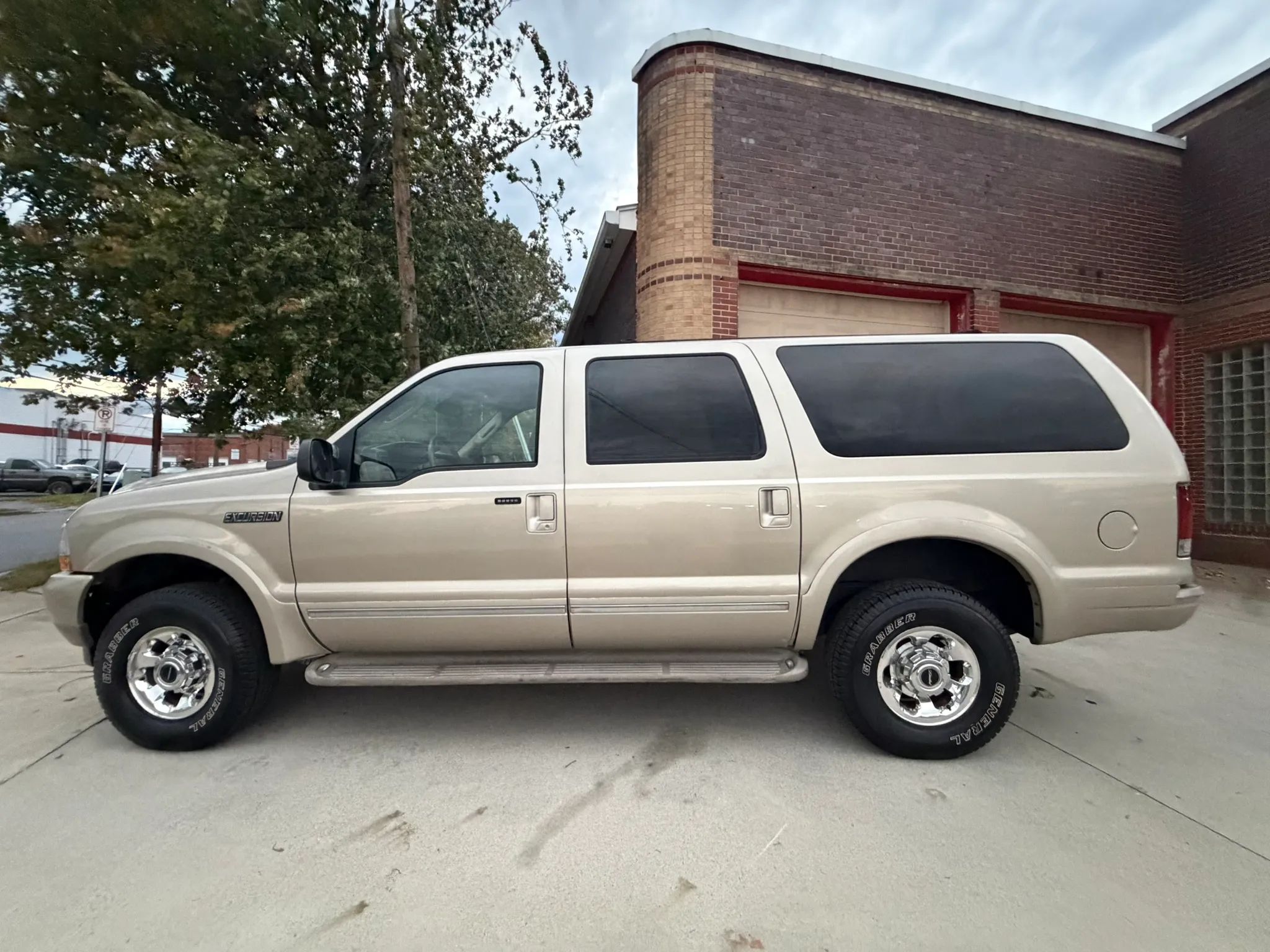 2004 Ford Excursion Limited Sport Utility 4D