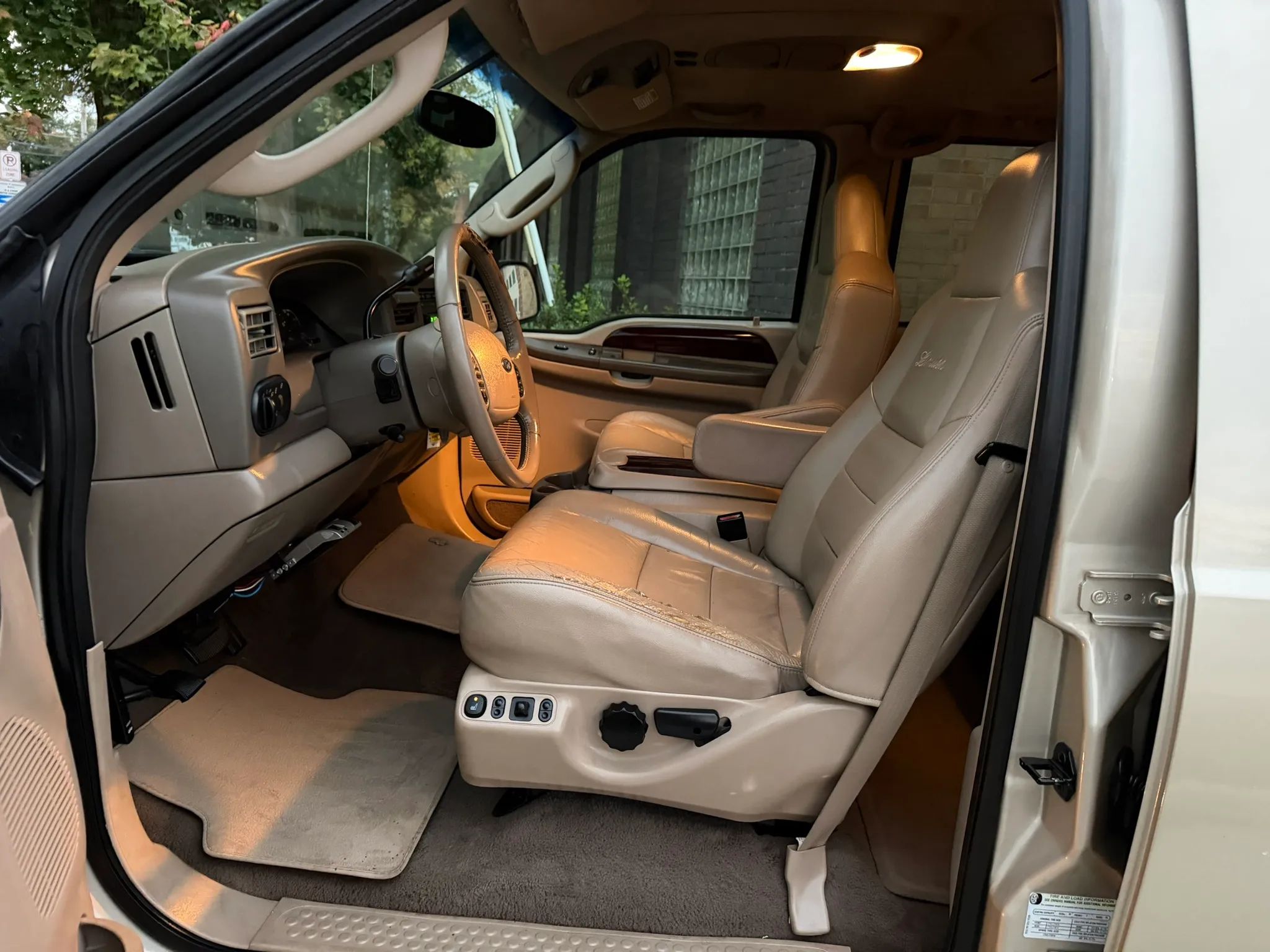 2004 Ford Excursion Limited Sport Utility 4D
