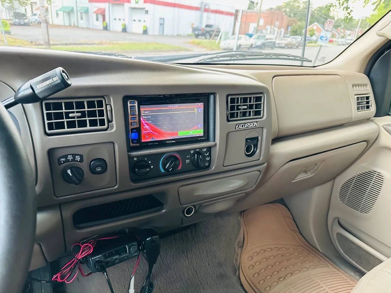 2000 Ford Excursion Sport Utility 4D photo 23