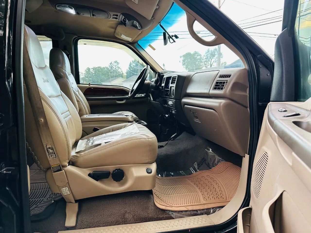 2000 Ford Excursion Sport Utility 4D photo 24