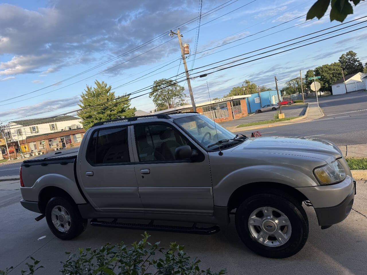 2003 Ford Explorer Sport Trac XLT Sport Utility Pickup 4D