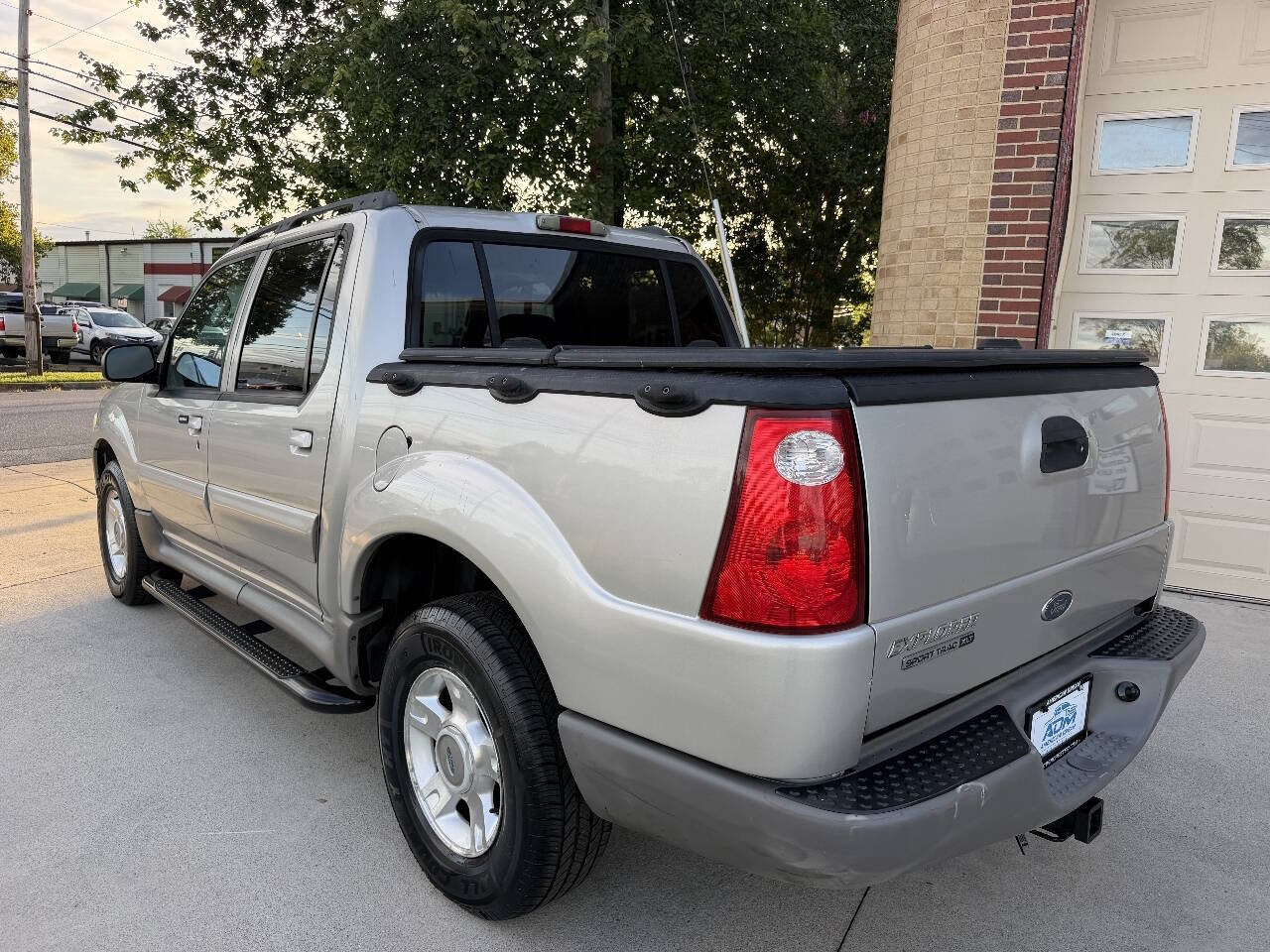 2003 Ford Explorer Sport Trac XLT Sport Utility Pickup 4D
