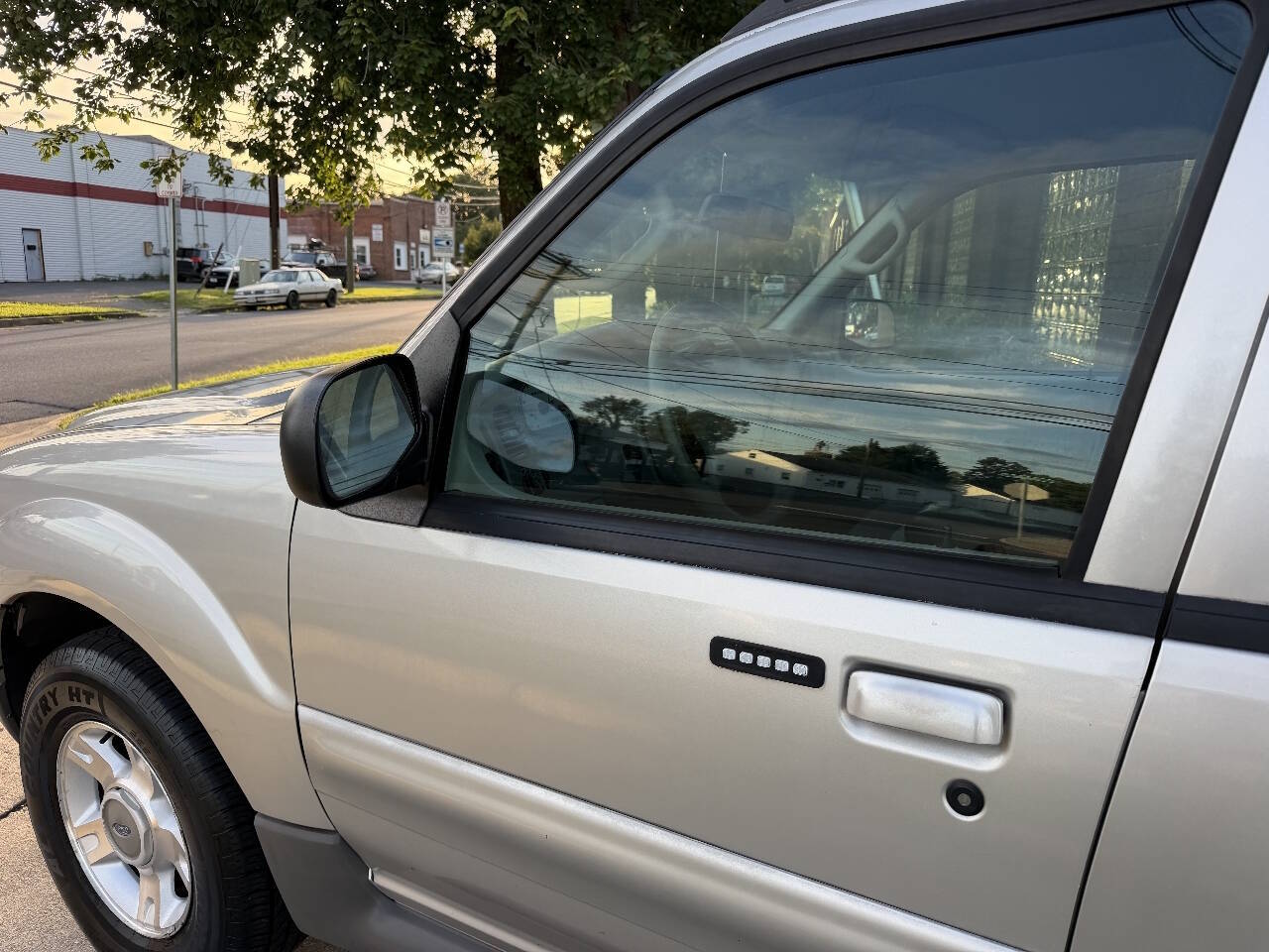 2003 Ford Explorer Sport Trac XLT Sport Utility Pickup 4D