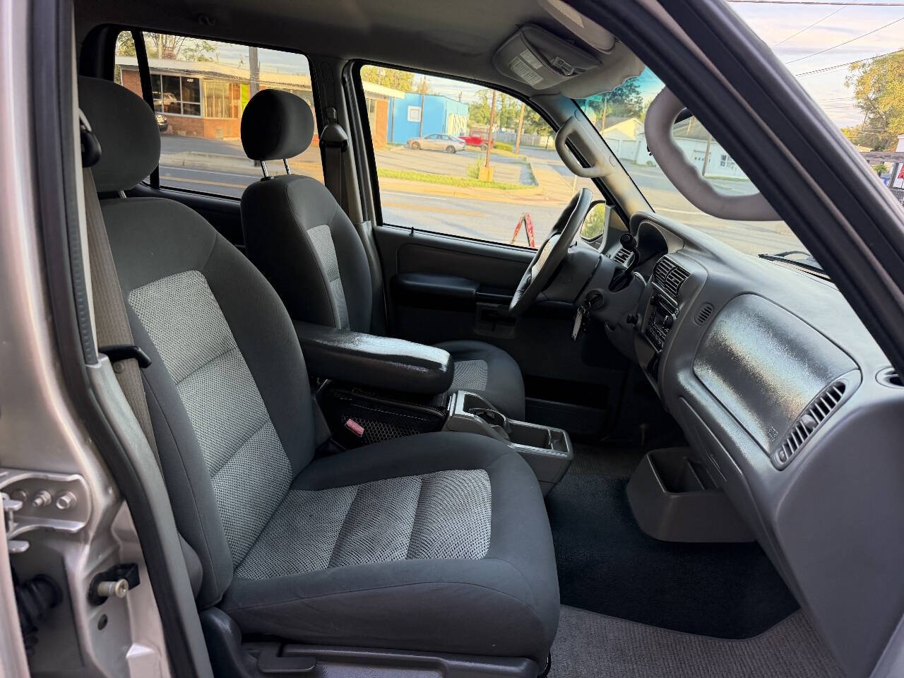 2003 Ford Explorer Sport Trac XLT Sport Utility Pickup 4D