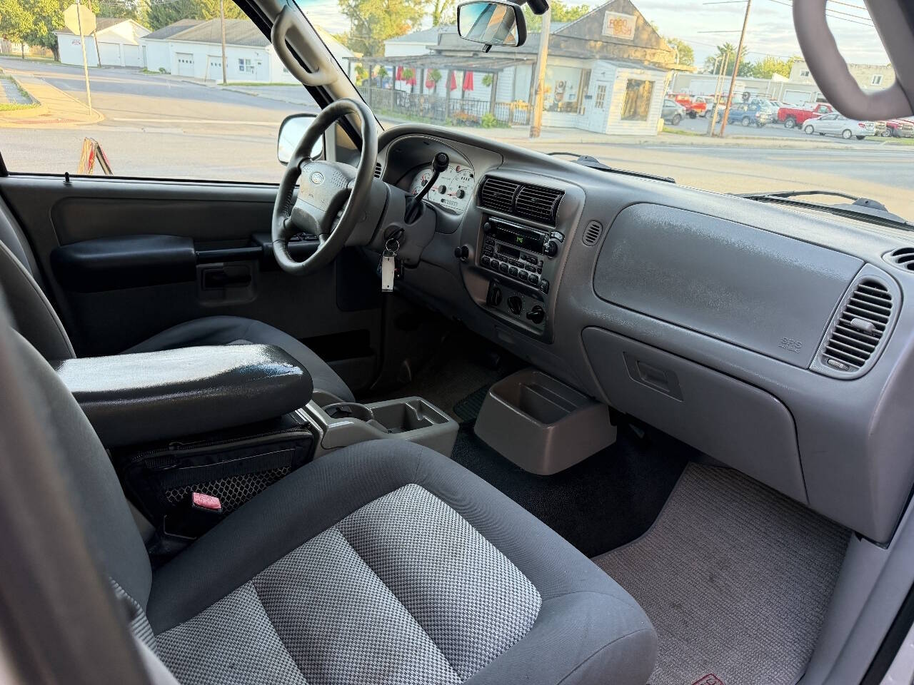 2003 Ford Explorer Sport Trac XLT Sport Utility Pickup 4D
