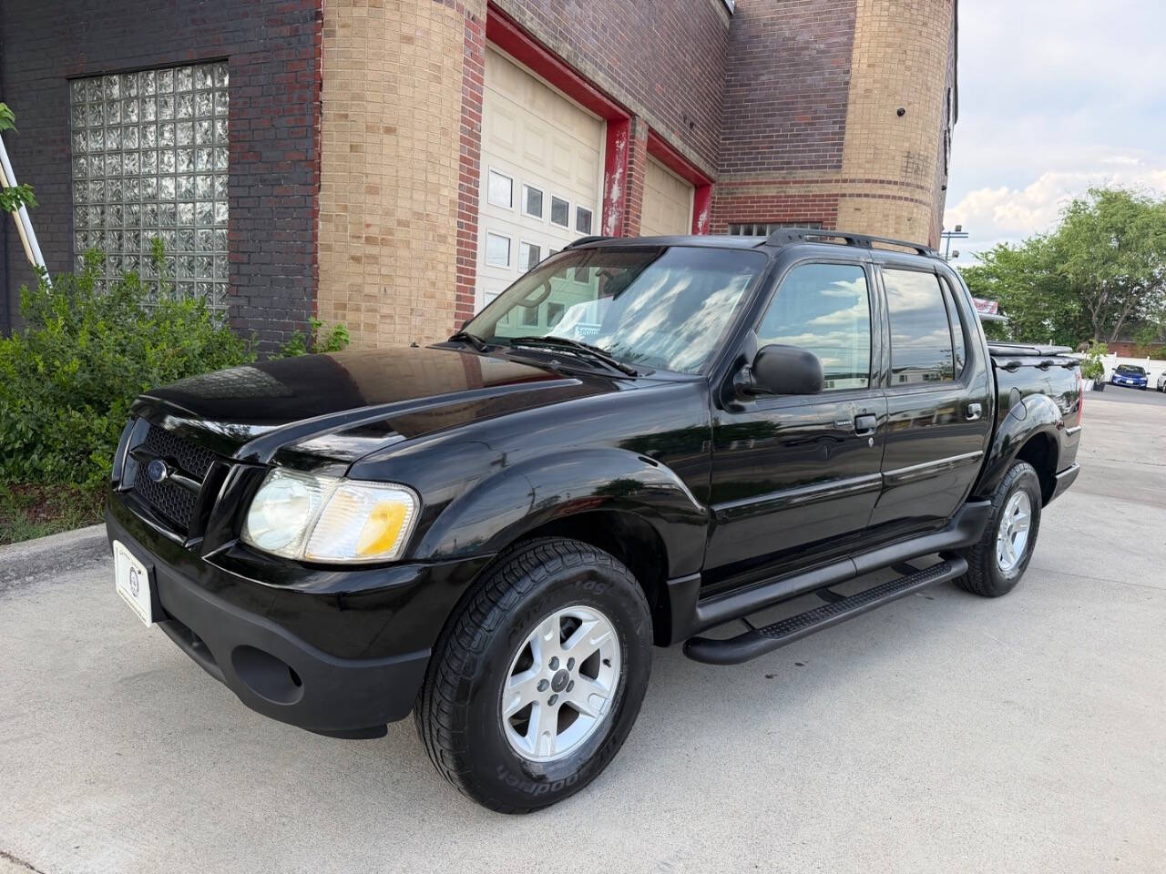 2005 Ford Explorer Sport Trac XLT Sport Utility Pickup 4D for sale in Winchester VA