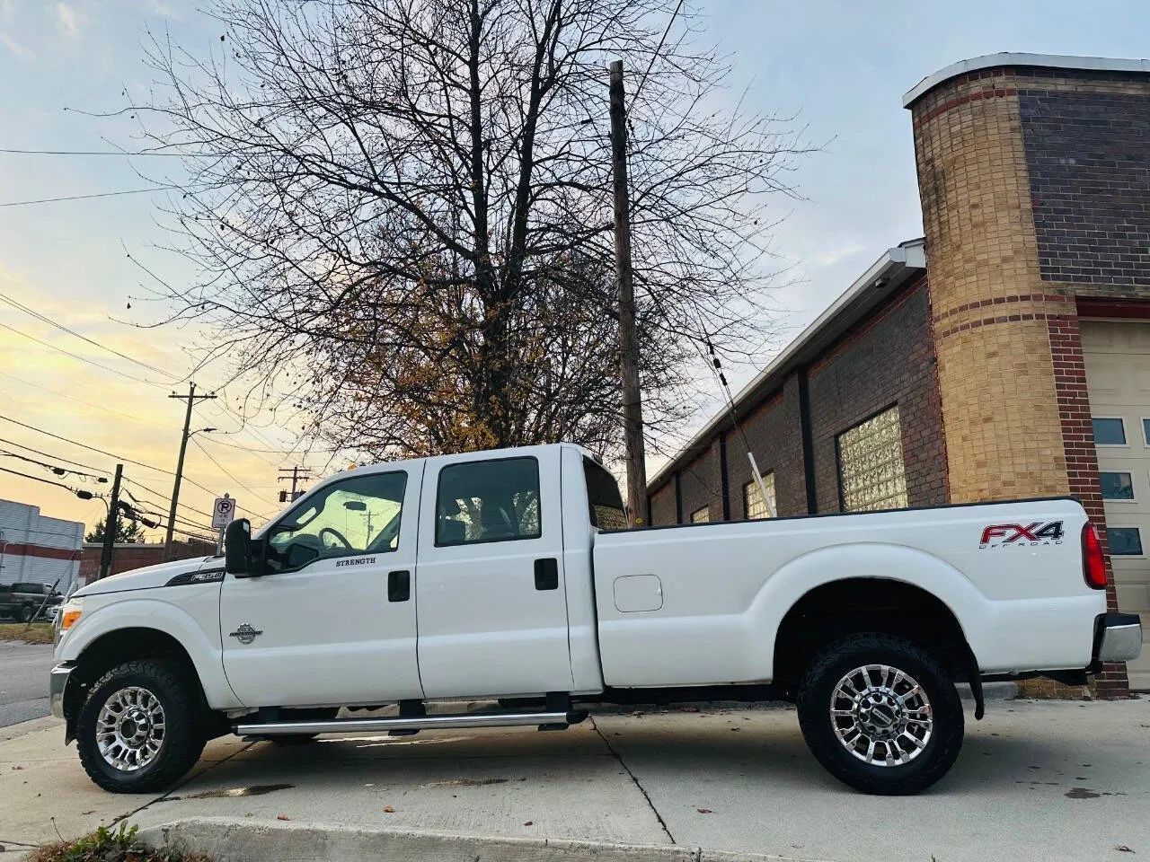2013 Ford F350 Super Duty Crew Cab XL Pickup 4D 8 ft photo 14