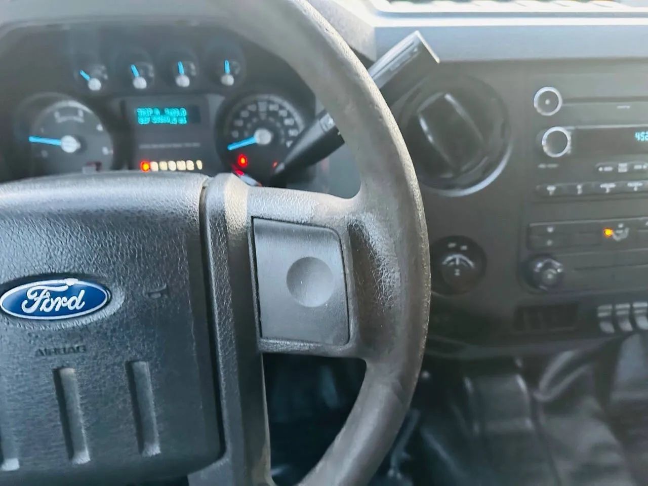 2013 Ford F350 Super Duty Crew Cab XL Pickup 4D 8 ft photo 24