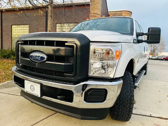 2013 Ford F350 Super Duty Crew Cab XL Pickup 4D 8 ft photo 2