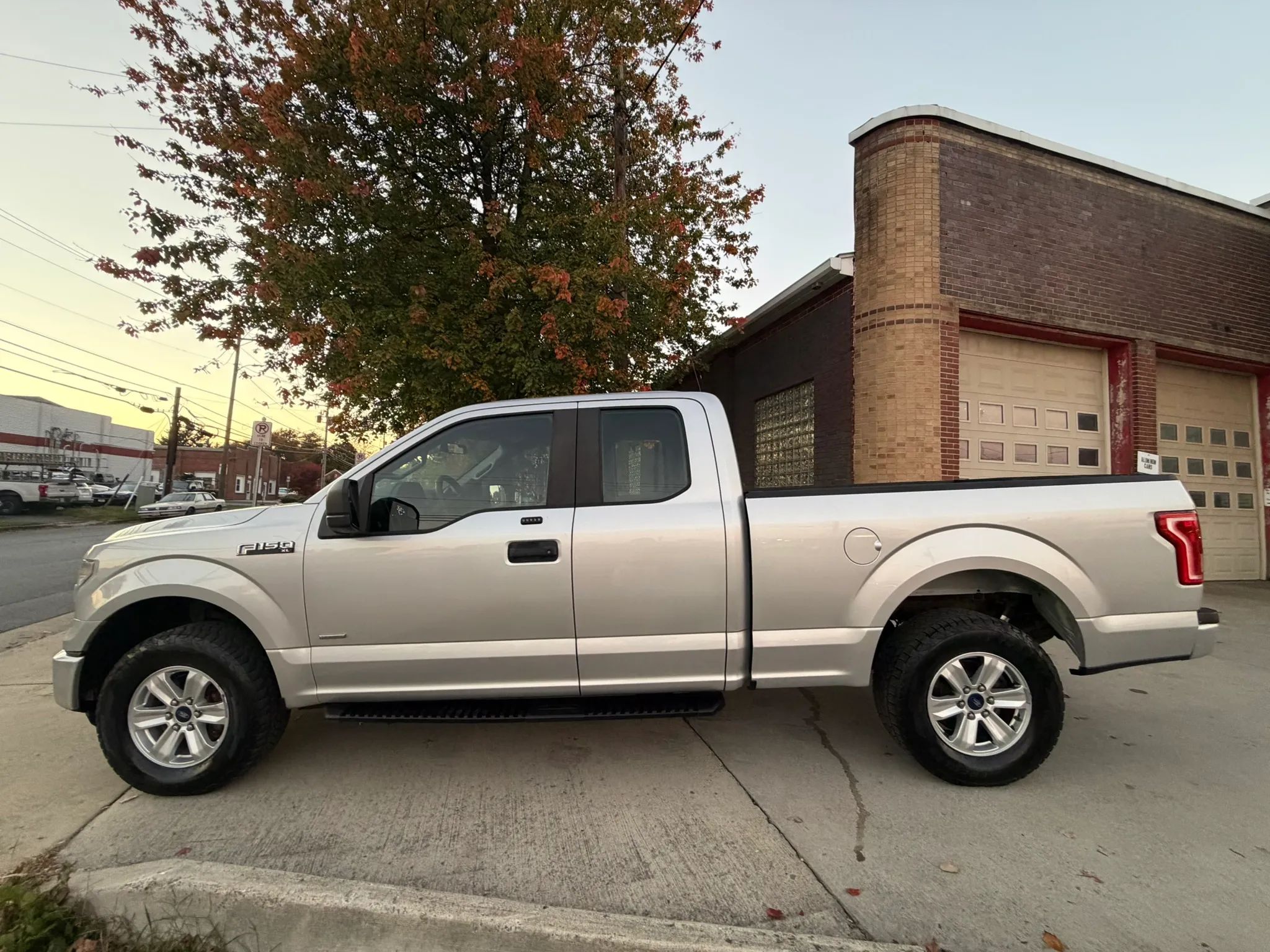 2016 Ford F150 Super Cab XL Pickup 4D 6 1/2 ft