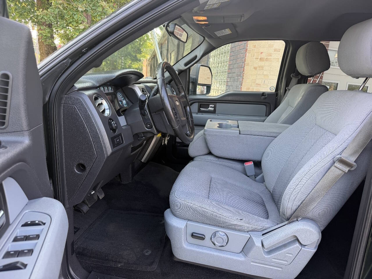 2013 Ford F-150 XLT photo 6
