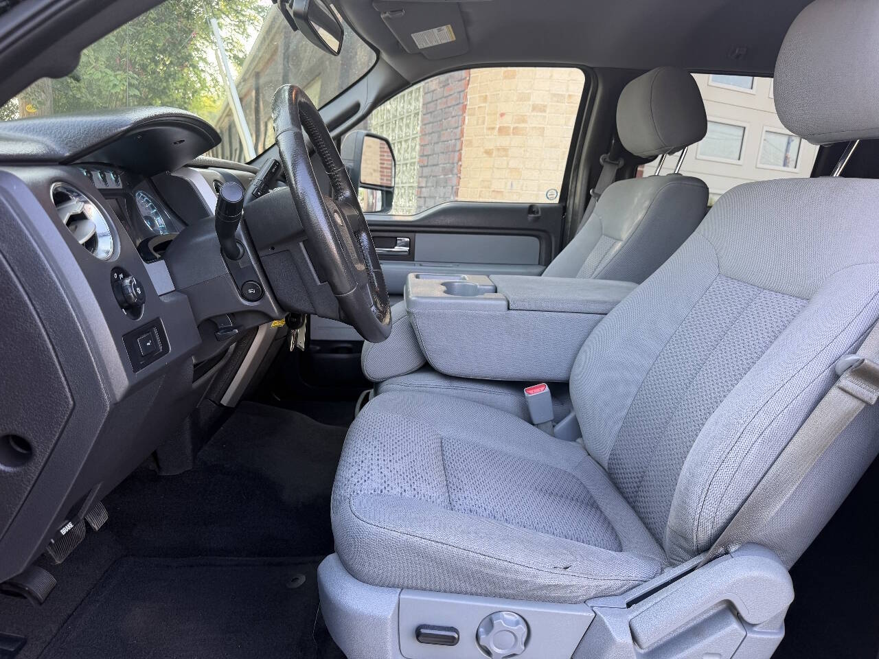 2013 Ford F-150 XLT photo 8