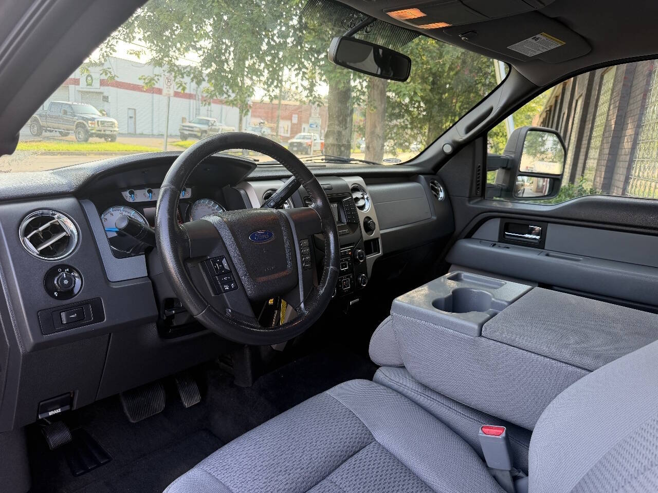 2013 Ford F-150 XLT photo 12
