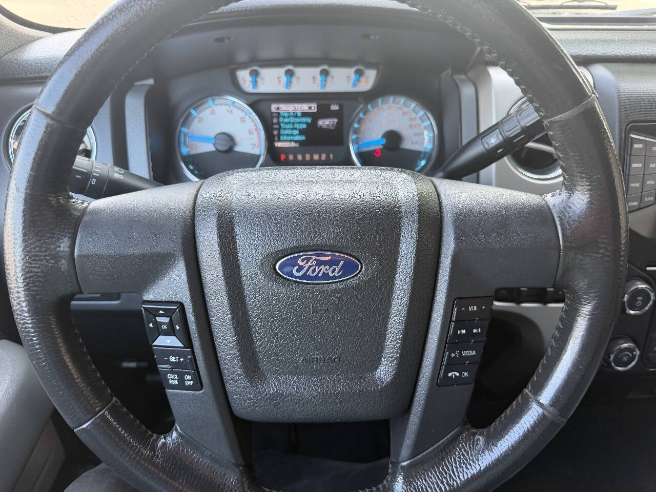 2013 Ford F-150 XLT photo 20