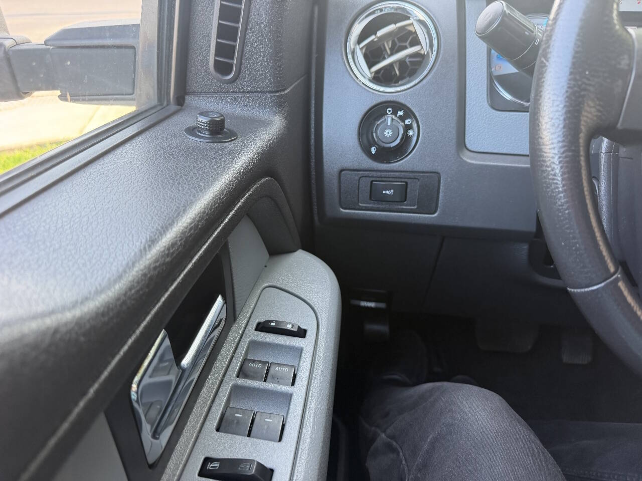 2013 Ford F-150 XLT photo 22