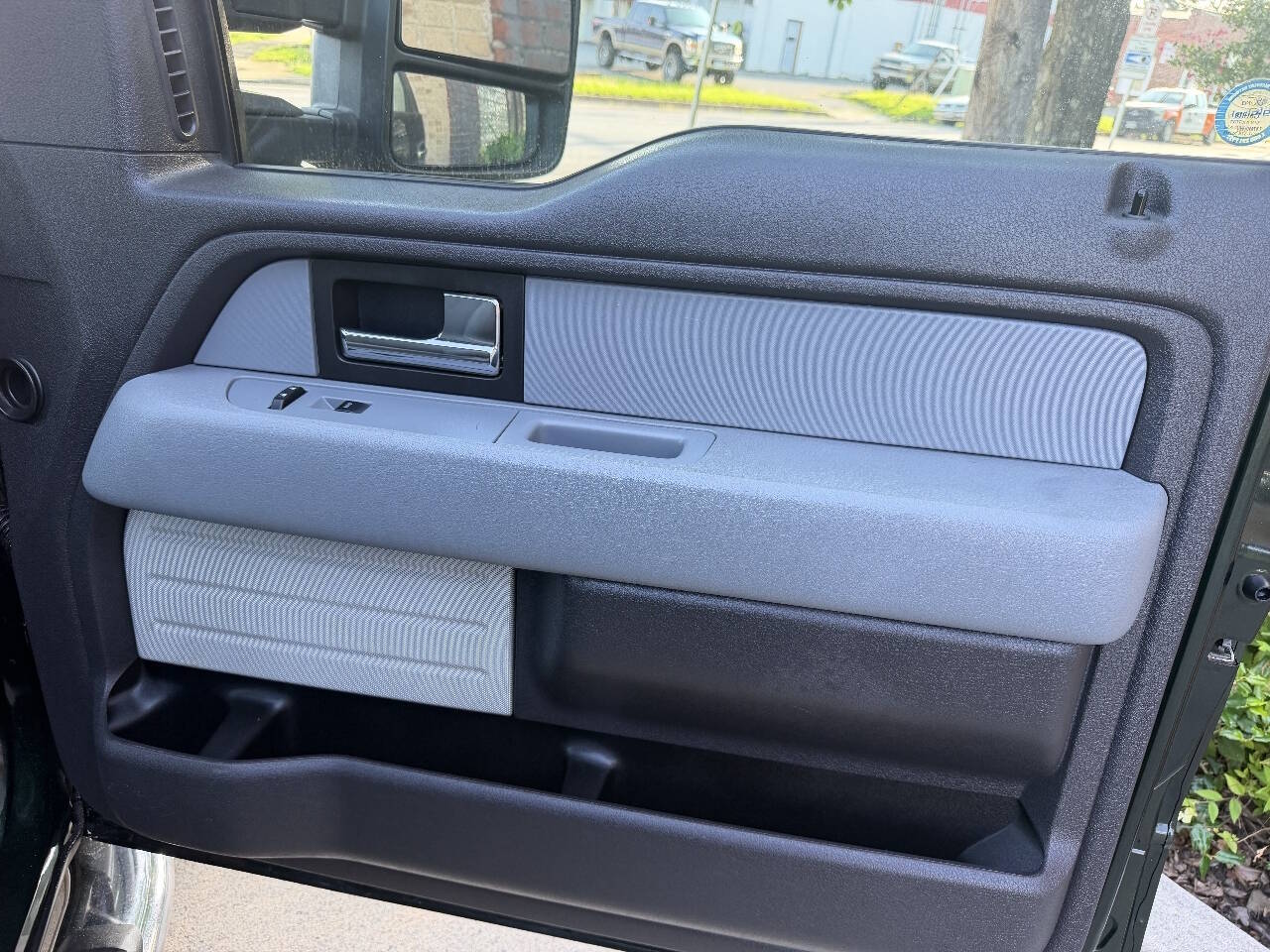 2013 Ford F-150 XLT photo 30