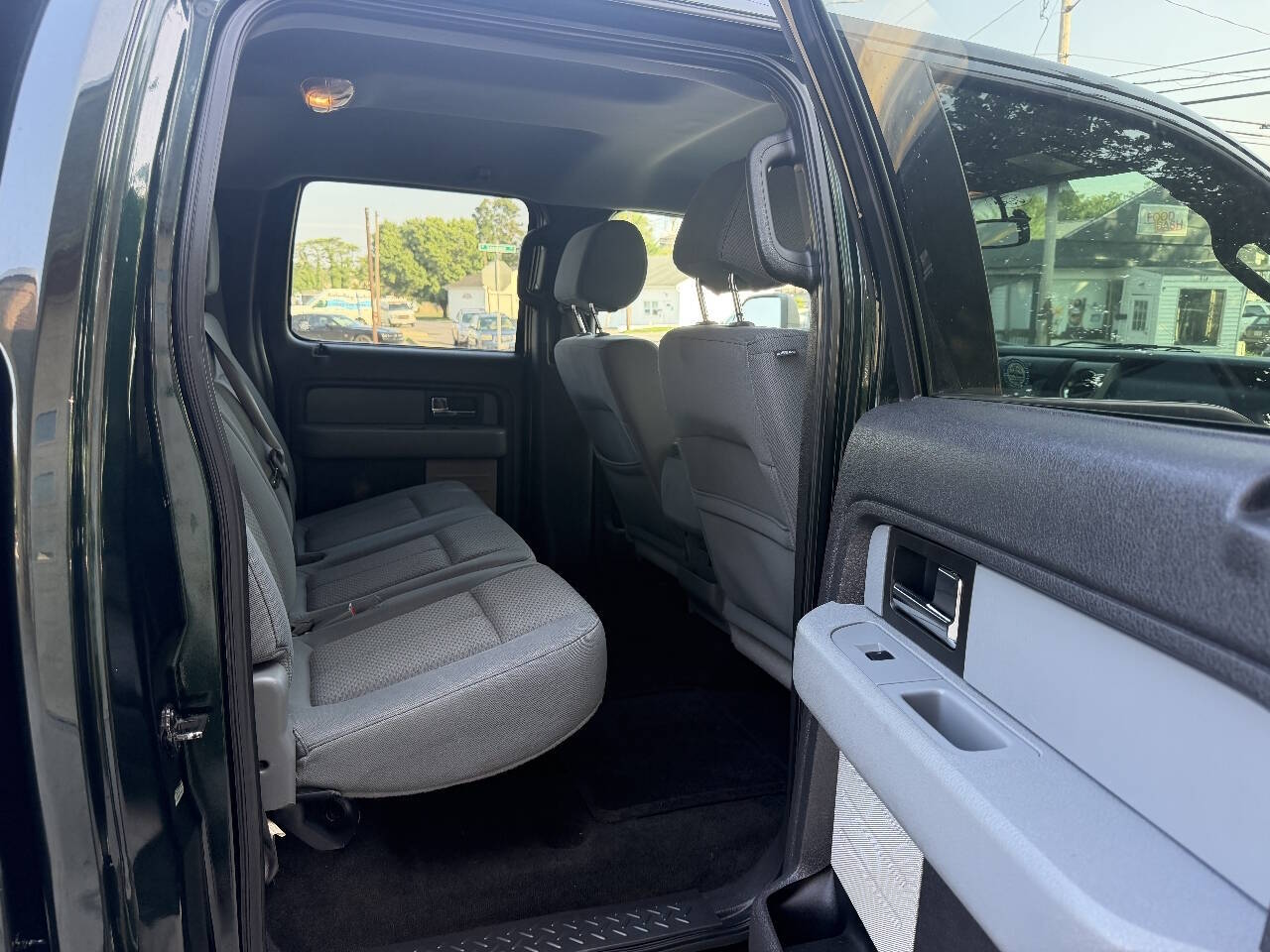 2013 Ford F-150 XLT photo 31