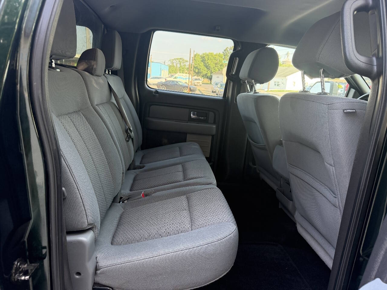 2013 Ford F-150 XLT photo 32