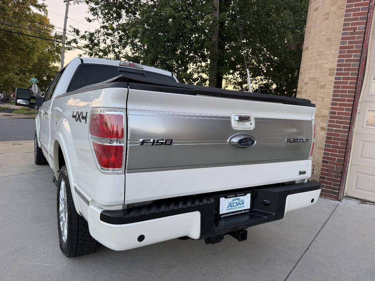 2010 Ford F150 SuperCrew Cab Platinum Pickup 4D 5 1/2 ft