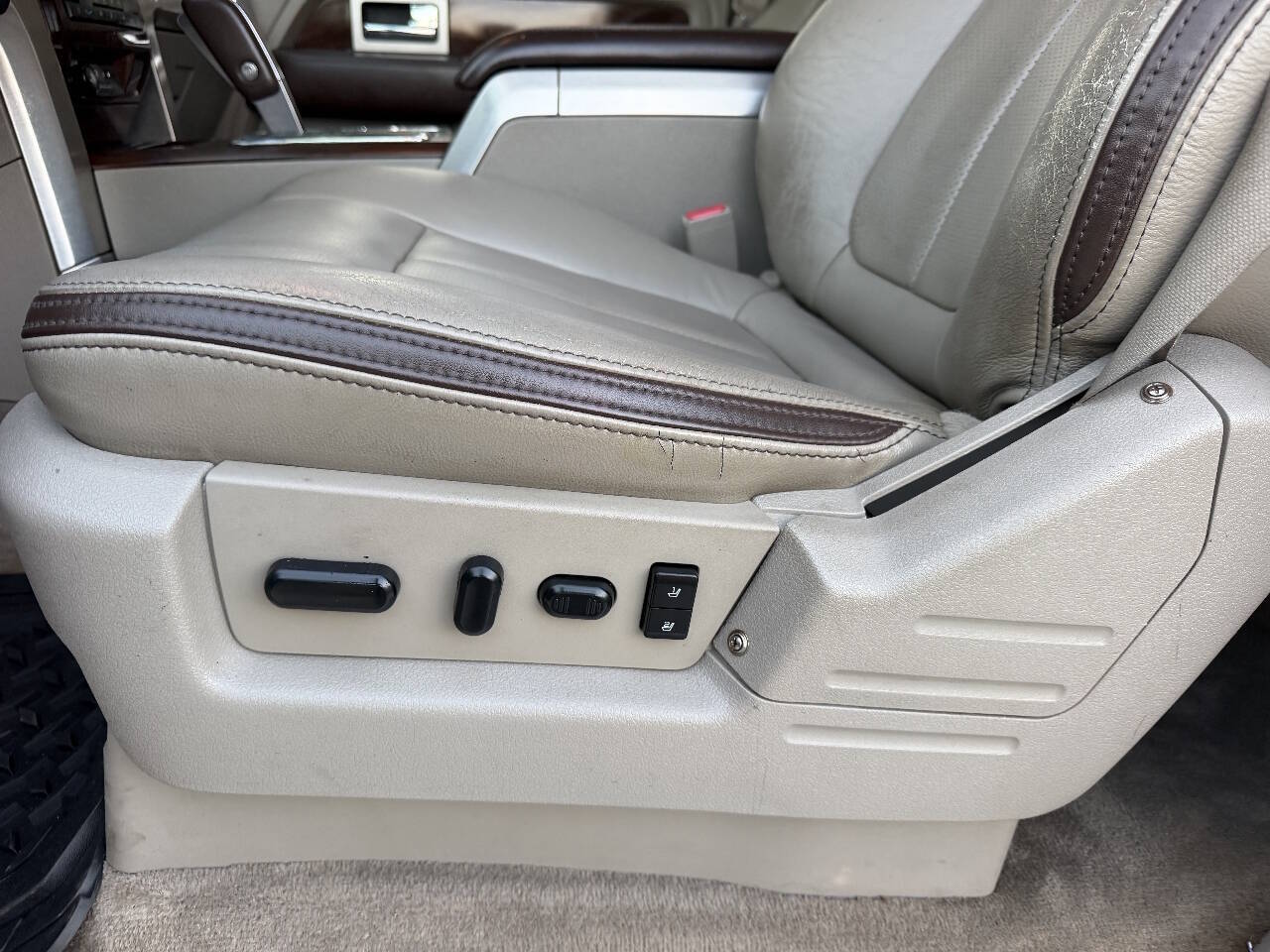 2010 Ford F150 SuperCrew Cab Platinum Pickup 4D 5 1/2 ft