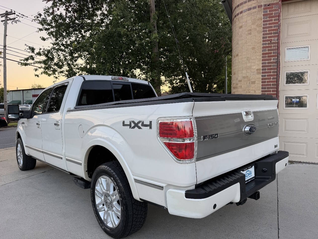 2010 Ford F150 SuperCrew Cab Platinum Pickup 4D 5 1/2 ft
