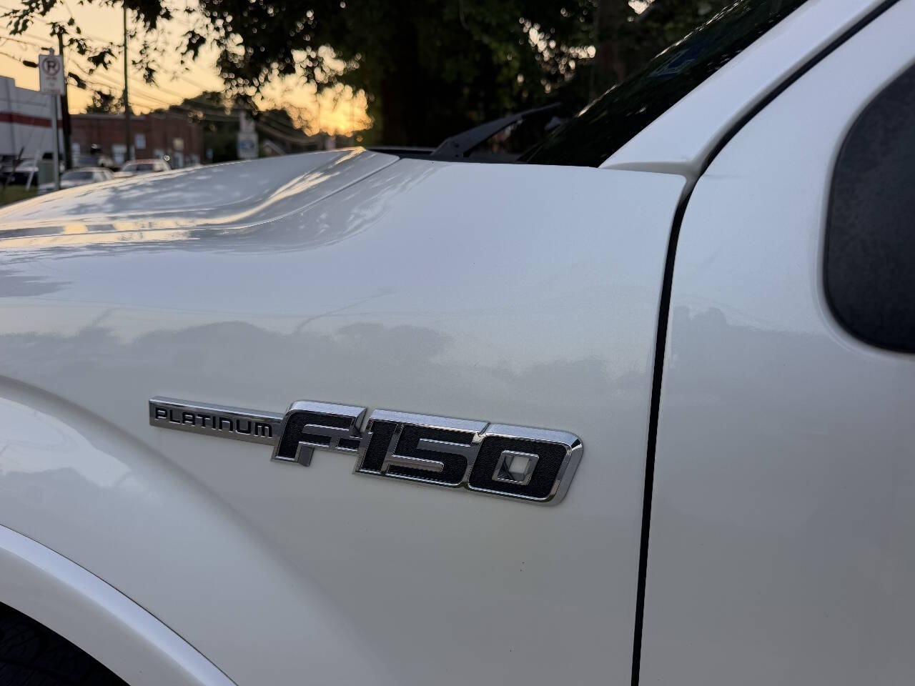 2010 Ford F150 SuperCrew Cab Platinum Pickup 4D 5 1/2 ft