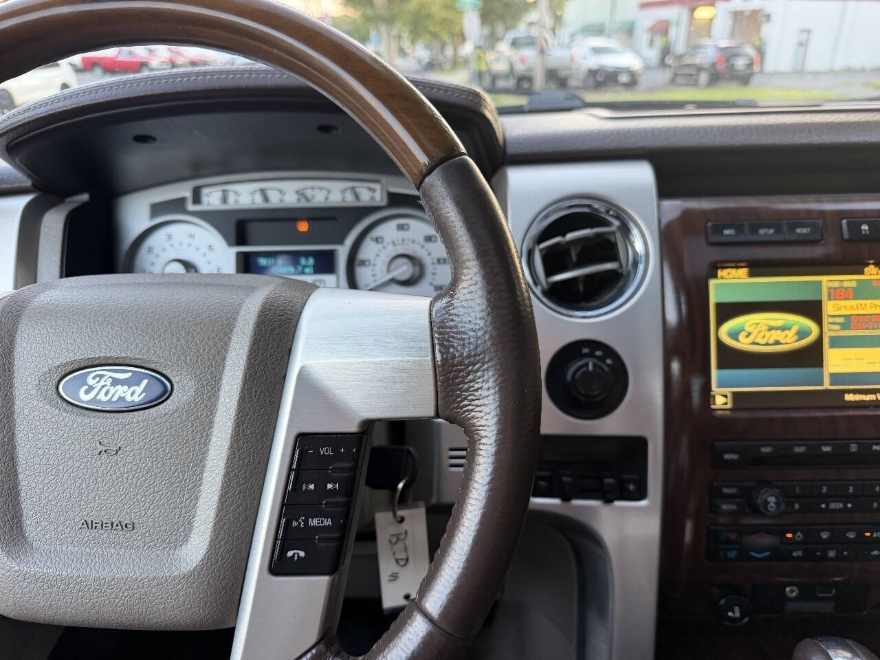 2010 Ford F150 SuperCrew Cab Platinum Pickup 4D 5 1/2 ft