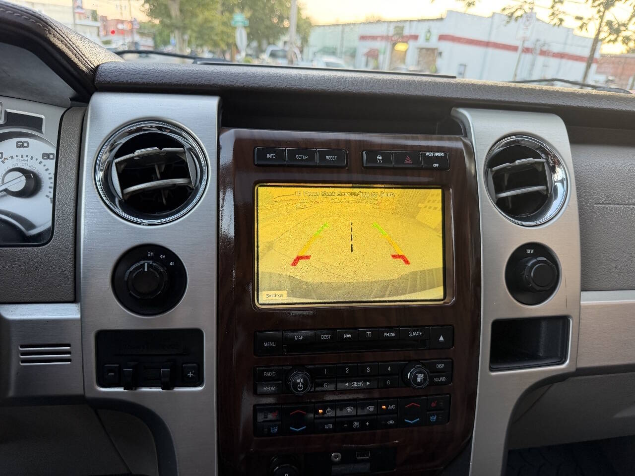 2010 Ford F150 SuperCrew Cab Platinum Pickup 4D 5 1/2 ft