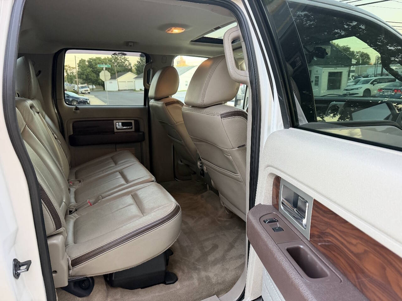 2010 Ford F150 SuperCrew Cab Platinum Pickup 4D 5 1/2 ft