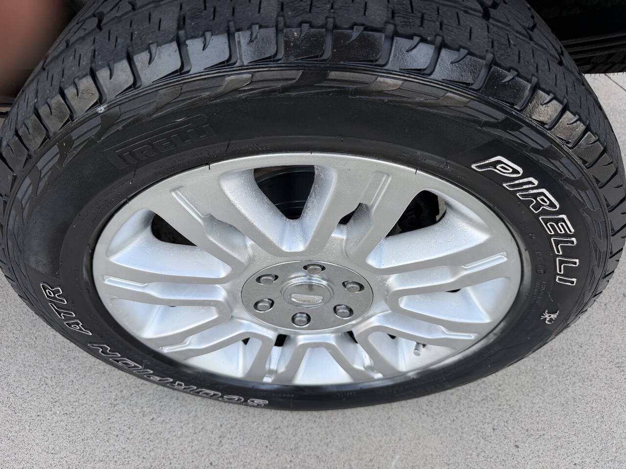 2010 Ford F150 SuperCrew Cab Platinum Pickup 4D 5 1/2 ft