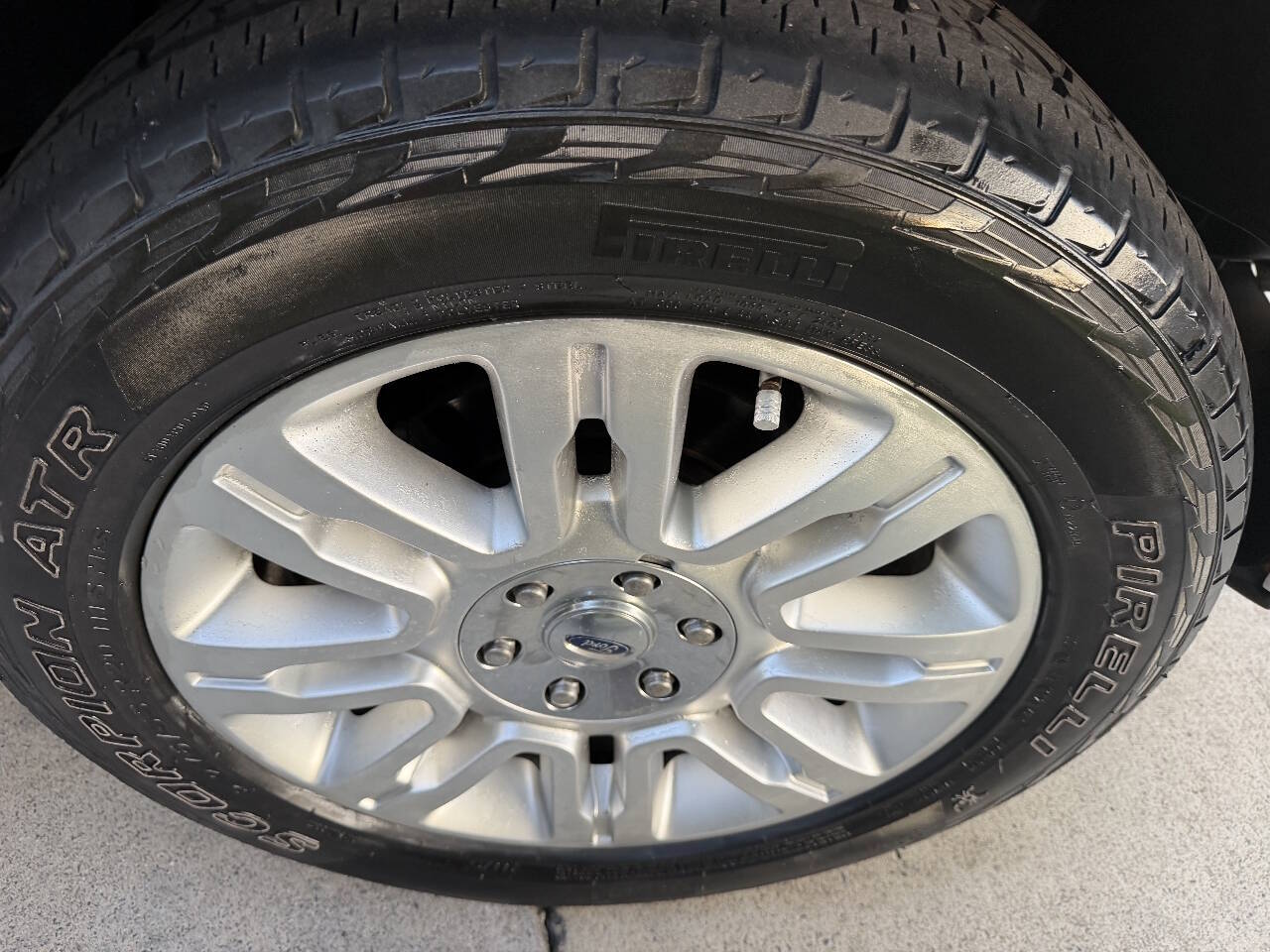 2010 Ford F150 SuperCrew Cab Platinum Pickup 4D 5 1/2 ft