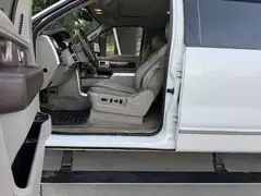 2010 Ford F-150 Platinum Crew Cab photo 12
