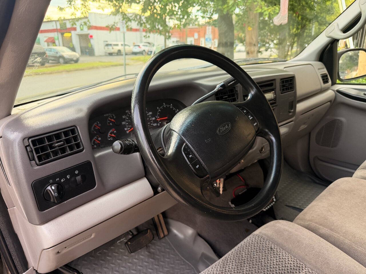 2001 Ford F250 Super Duty Crew Cab Lariat Crew Cab