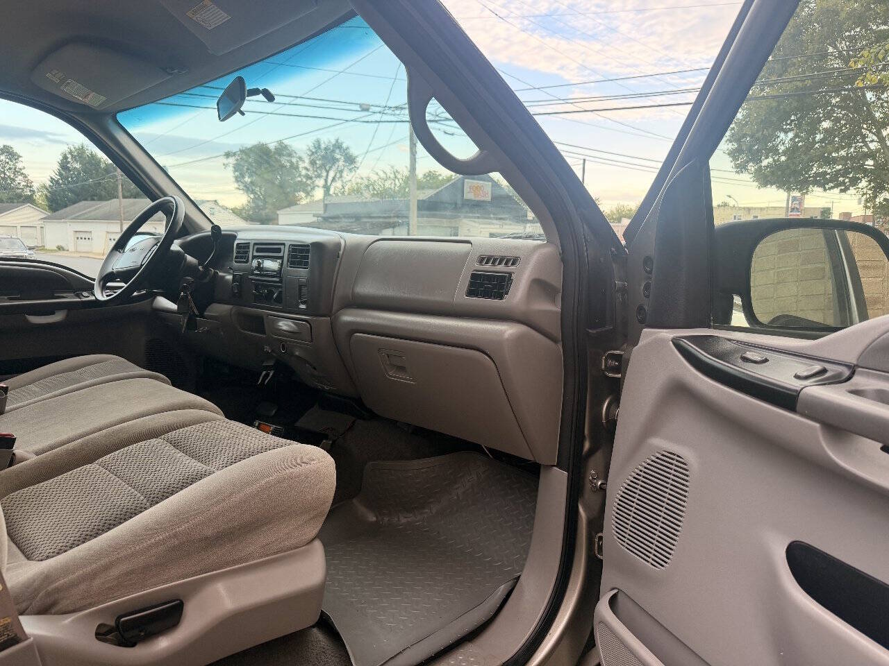 2001 Ford F250 Super Duty Crew Cab Lariat Crew Cab