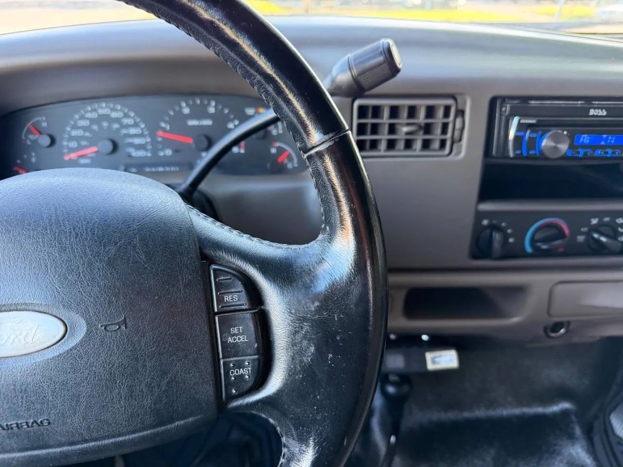 2004 Ford F250 Super Duty Crew Cab XLT Pickup 4D 8 ft photo 21