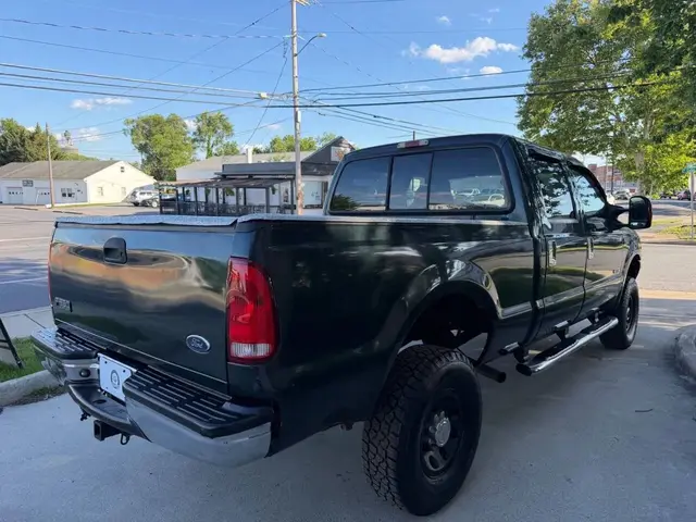 2004 Ford F250 Super Duty Crew Cab XLT Pickup 4D 8 ft photo 7