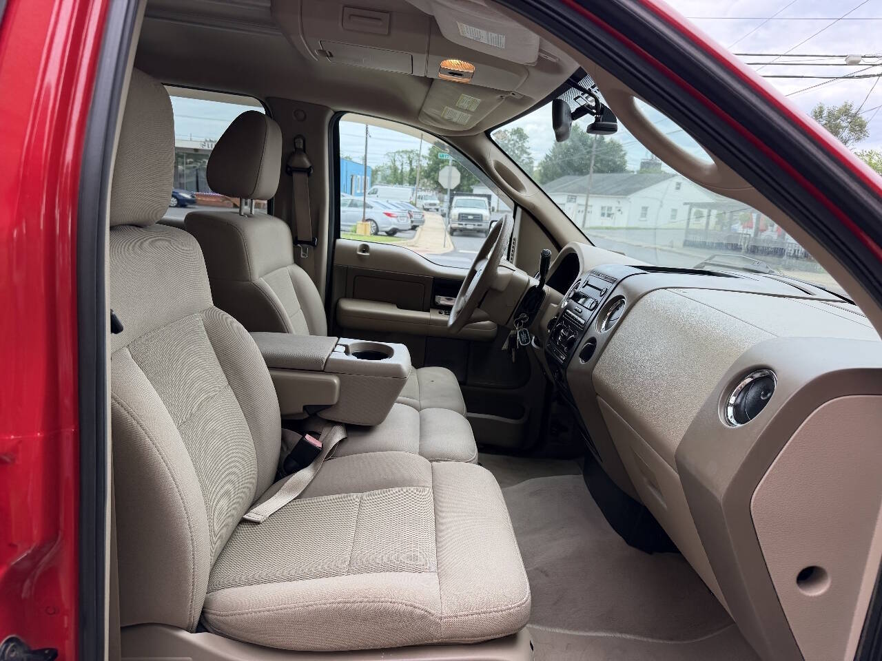 2004 Ford F-150 XLT photo 14
